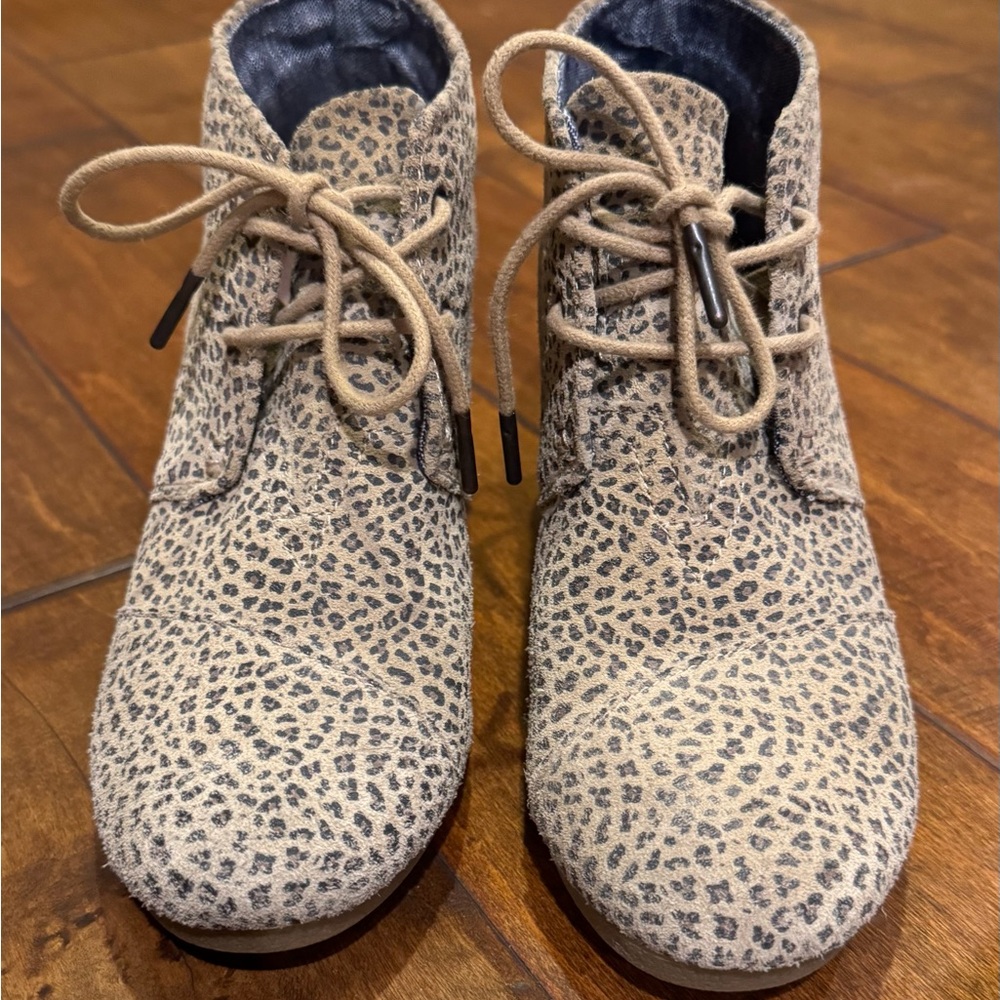 Toms wedge booties